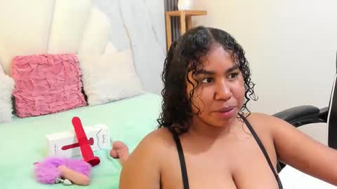 lizzie_williamss online show from November 9, 2025, 3:05 am