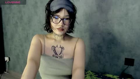 Snapshot of lizzielight chatting on December 17, 2024, 1:07 am LizzieLight online show from December 17, 2024, 1:07 am