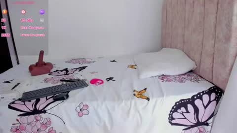 Snapshot of lizziemontana2 chatting on July 1, 2026, 7:24 pm online show from July 1, 2026, 7:24 pm