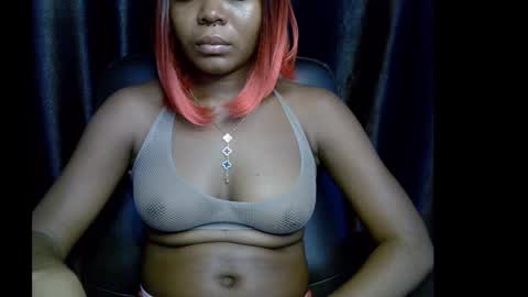 Snapshot of lizzy_petite chatting on September 19, 2025, 9:37 pm lizzy online show from September 19, 2025, 9:37 pm