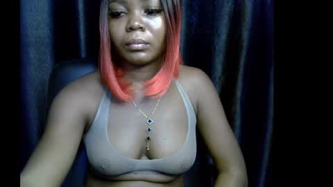 Snapshot of lizzy_petite chatting on September 20, 2025, 9:43 am lizzy online show from September 20, 2025, 9:43 am