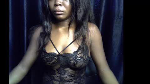 Snapshot of lizzy_petite chatting on October 4, 2025, 8:56 am lizzy online show from October 4, 2025, 8:56 am