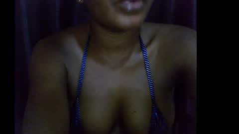 Snapshot of lizzy_petite chatting on October 7, 2025, 10:29 pm lizzy online show from October 7, 2025, 10:29 pm