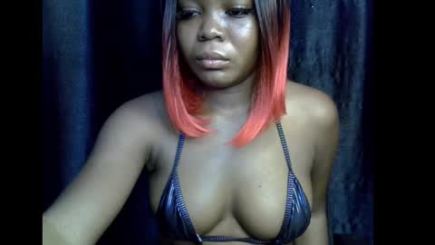 Snapshot of lizzy_petite chatting on October 18, 2025, 8:04 am lizzy online show from October 18, 2025, 8:04 am