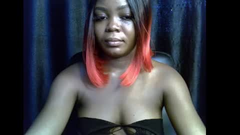 Snapshot of lizzy_petite chatting on October 19, 2025, 8:15 am lizzy online show from October 19, 2025, 8:15 am