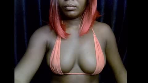 Snapshot of lizzy_petite chatting on October 21, 2025, 9:32 am lizzy online show from October 21, 2025, 9:32 am