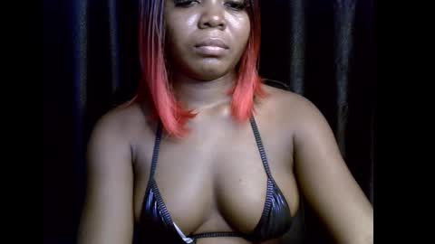 Snapshot of lizzy_petite chatting on October 22, 2025, 9:58 pm lizzy online show from October 22, 2025, 9:58 pm