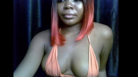 Snapshot of lizzy_petite chatting on October 25, 2025, 3:18 pm lizzy online show from October 25, 2025, 3:18 pm