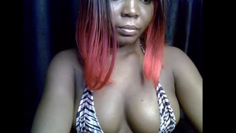 Snapshot of lizzy_petite chatting on October 30, 2025, 1:01 pm lizzy online show from October 30, 2025, 1:01 pm