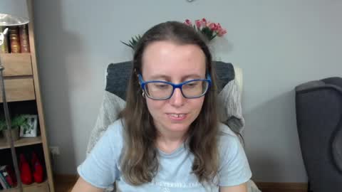 Lizzy online show from May 6, 2026, 4:30 am