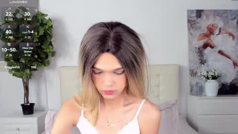 lizzydelrey online show from May 7, 2026, 2:00 pm