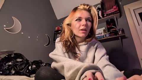 lizzybunny online show from December 2, 2024, 5:26 pm