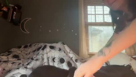 lizzybunny online show from February 3, 2025, 2:02 pm