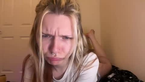 lizzybunny online show from September 16, 2025, 7:15 pm