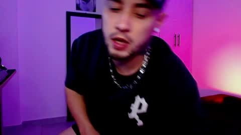 Snapshot of lliamm_2 chatting on May 17, 2026, 5:05 am lliamm 2 online show from May 17, 2026, 5:05 am