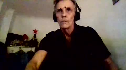 ellbee online show from October 19, 2025, 9:26 pm