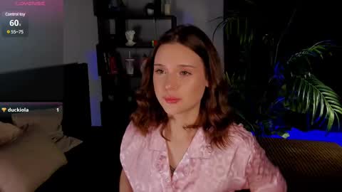 Snapshot of llkadream chatting on March 5, 2025, 9:15 pm Arina online show from March 5, 2025, 9:15 pm