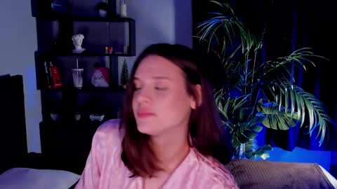 Snapshot of llkadream chatting on March 7, 2025, 12:15 am Arina online show from March 7, 2025, 12:15 am