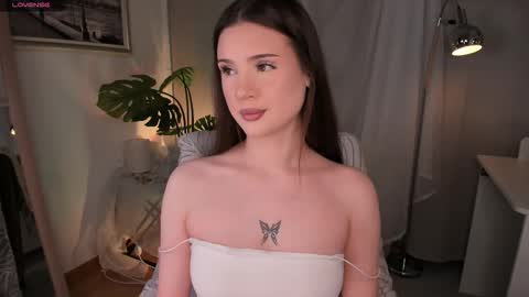 Arina online show from November 27, 2025, 7:10 am