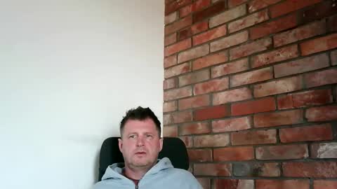 Snapshot of lllukasssxxx chatting on May 14, 2026, 10:11 am lllukasssxxx online show from May 14, 2026, 10:11 am