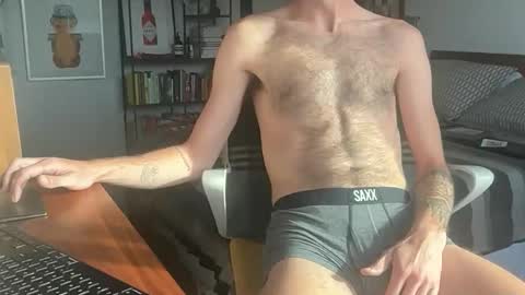 Snapshot of lmoney2011 chatting on October 23, 2025, 4:28 pm lmoney2011 online show from October 23, 2025, 4:28 pm