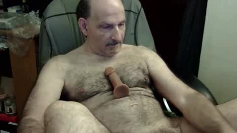 loades182025 online show from January 8, 2026, 3:53 am