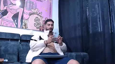 Snapshot of lobocruzhair1 chatting on January 26, 2025, 12:22 pm lobocruzlatino online show from January 26, 2025, 12:22 pm