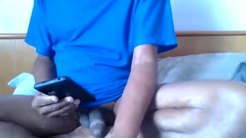 lodovicense1984 online show from November 1, 2025, 5:59 pm