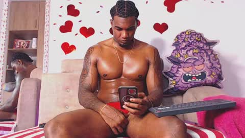 Snapshot of logan_drakex chatting on May 15, 2026, 11:01 pm LOGAN DRAKE online show from May 15, 2026, 11:01 pm