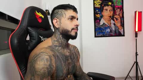 logan_hugh8 online show from October 21, 2025, 12:44 am