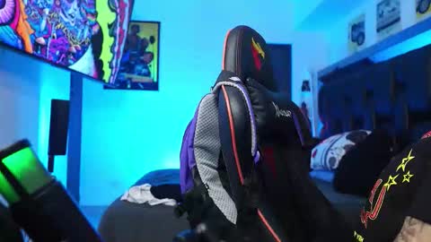 logan_hugh8 online show from February 12, 2026, 2:50 am