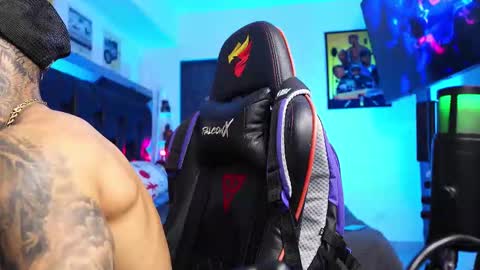 logan_hugh8 online show from February 25, 2026, 1:15 am