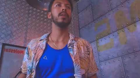 logan_mercer online show from December 16, 2025, 3:33 am