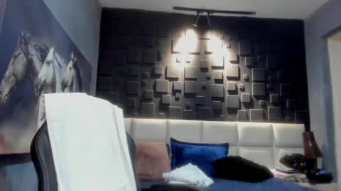 logan_varela online show from December 7, 2024, 6:04 pm