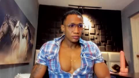 logan_varela online show from December 9, 2024, 6:46 pm