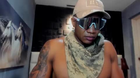 logan_varela online show from December 12, 2024, 11:47 pm