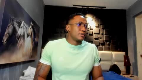logan_varela online show from December 23, 2024, 10:55 pm