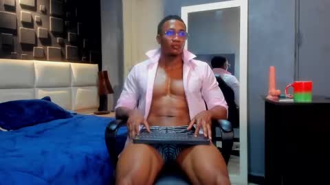 logan_varela online show from December 27, 2024, 3:48 pm