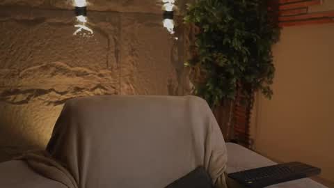 logan_varela online show from October 14, 2025, 9:37 pm