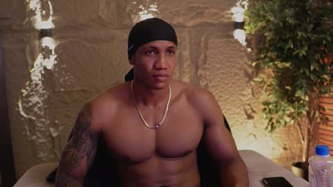 logan_varela online show from November 24, 2025, 9:36 pm