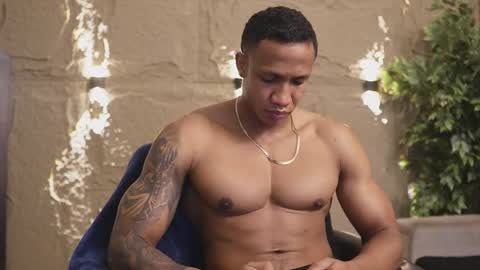 logan_varela online show from December 17, 2025, 1:17 pm