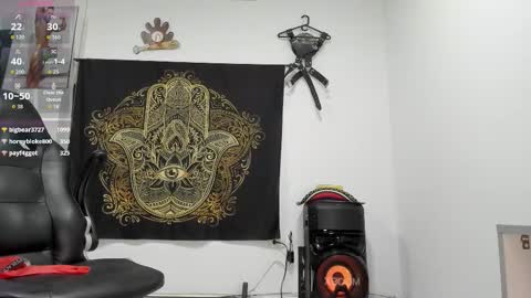 LOGAN WHITTERS online show from October 31, 2025, 11:55 am