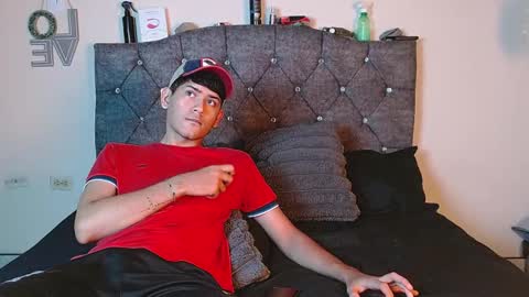 logan_willyams_ online show from September 20, 2025, 12:33 am