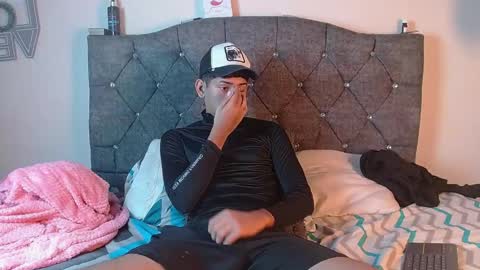 logan_willyams_ online show from October 17, 2025, 8:11 pm