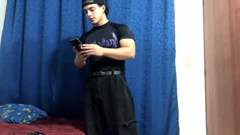 Snapshot of logan_x3 chatting on December 11, 2024, 1:47 am Logan online show from December 11, 2024, 1:47 am