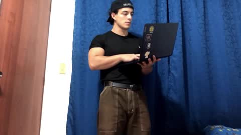 Snapshot of logan_x3 chatting on December 15, 2024, 2:08 am Logan online show from December 15, 2024, 2:08 am