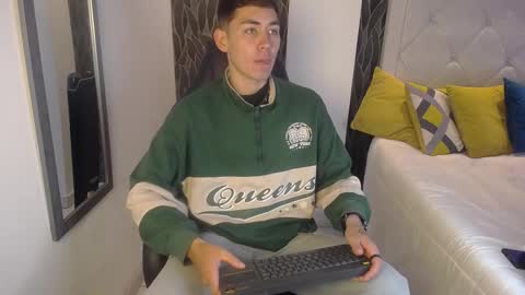 Loganfoster  online show from January 11, 2026, 2:00 pm