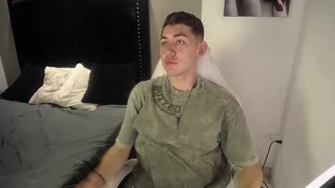 Loganfoster  online show from February 5, 2026, 8:13 pm