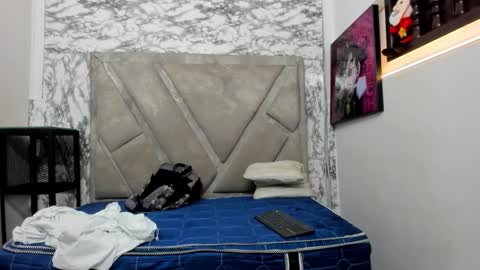 Snapshot of loganjhonson chatting on September 23, 2025, 2:25 am loganjhonson online show from September 23, 2025, 2:25 am