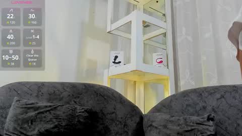 logantwink18 online show from September 16, 2025, 2:40 pm